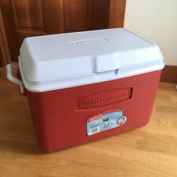 Rubbermaid 48 Qt Quart Cooler Red White