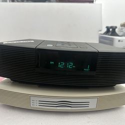 Lot of 2 Bose system, CD player NO WORK