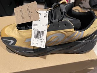 MNVN Yee zy Honey Size 10.5 DS 