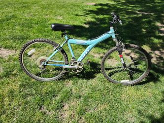 Womens huffy mountain bike 24" $25
