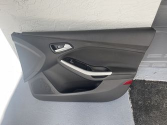 13/16 Ford Focus Front Door Panel Passenger Side