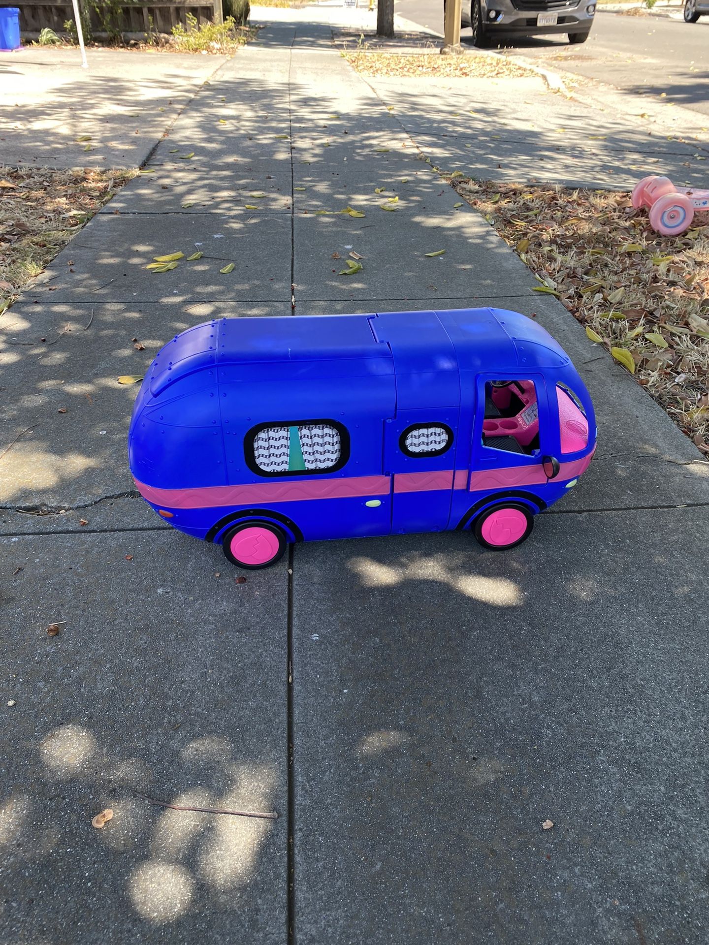 LOL Doll camper