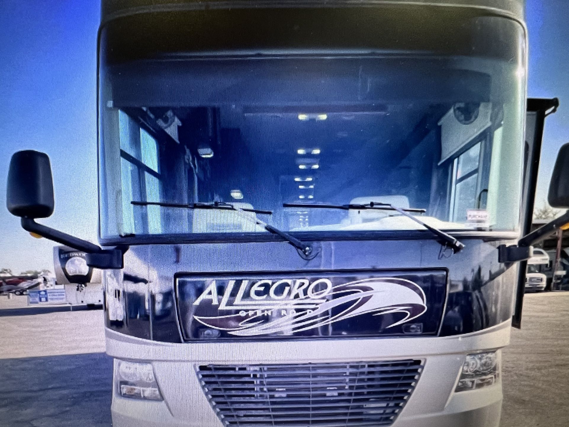2012 TIFFIN ALLEGRO 32CA