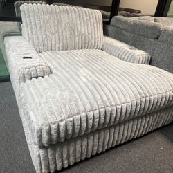 TRUCKLOAD OF SOFAS & SECTIONALS MUST GO NOW!