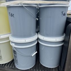 Liquid Laundry Detergent (soap) 