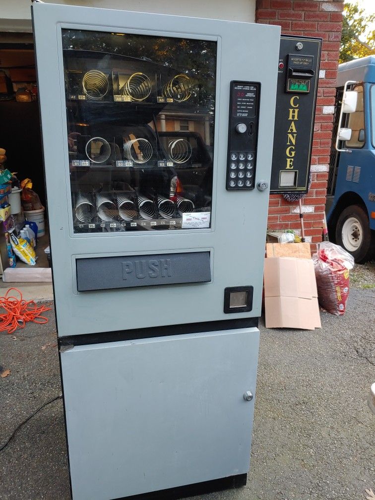 Automatic Products C-series Candy Snack / Changer.