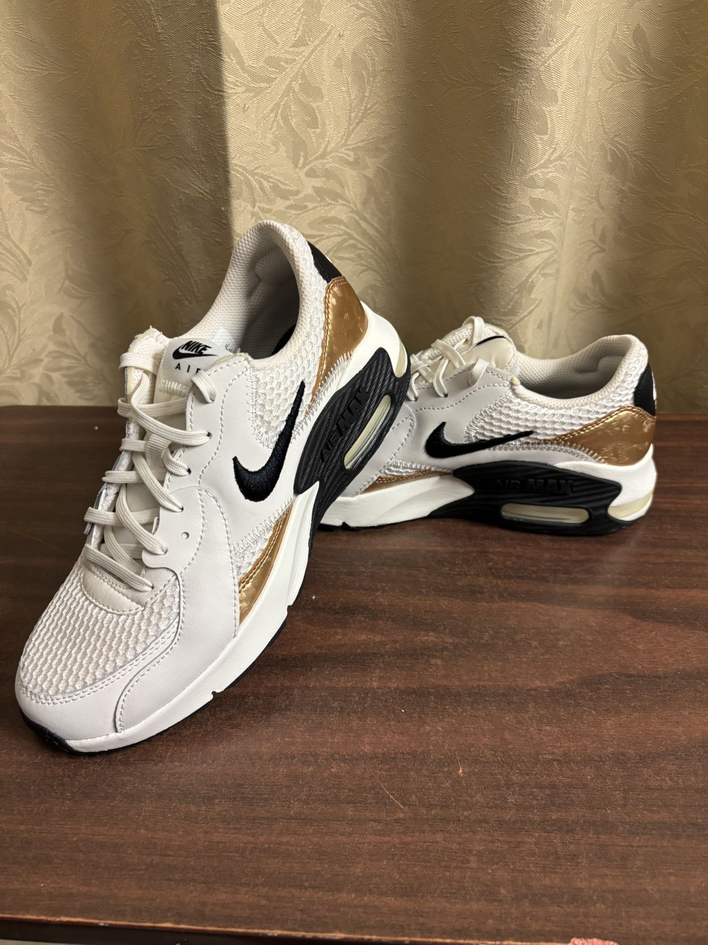 Nike Women’s Air max
