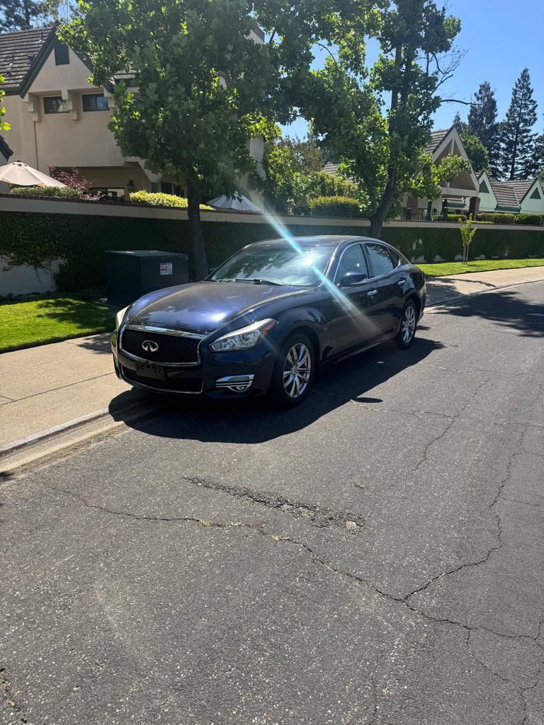 2015 INFINITI Q70