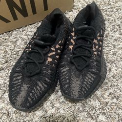 Yeezy 350v2 Compact