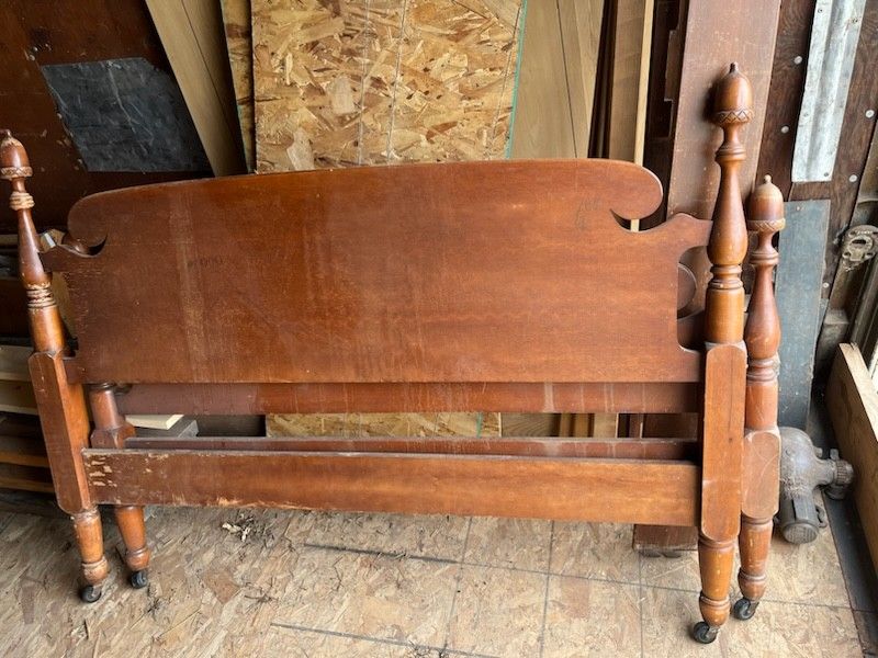 Antique Acorn Bedroom Set