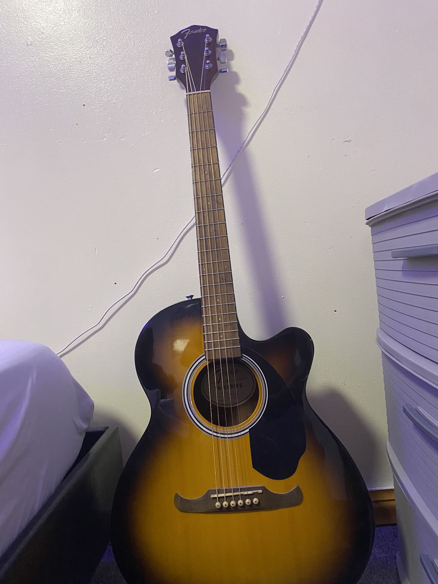 Fender FA-135CE Concert Acoustic-Electric Guitar Sunburst