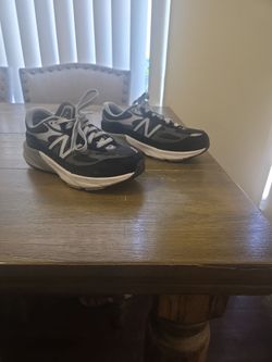 Boys new balance tennis