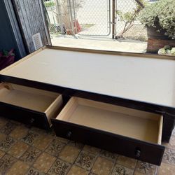 Twin bed With Drawers