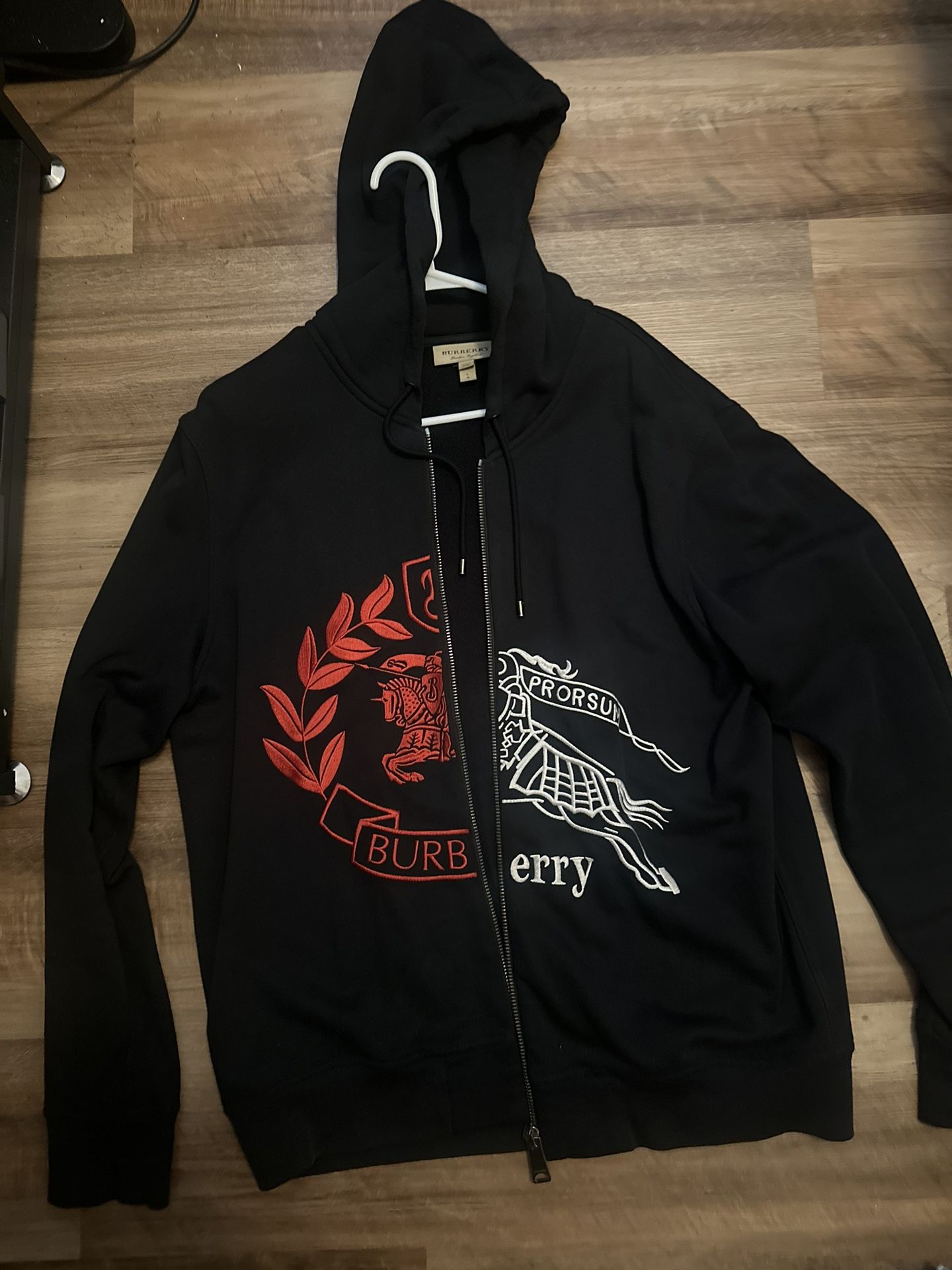 Burberry Zip up size L