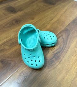 Crocs Authentic Classic Clog Shoes  for Boy Girl Toddler Kid Size C6 USED CONDITION