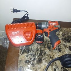 M12 Milwaukee Hammer Drill 