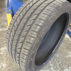 One Used Tire 275/40/22 Lexani 