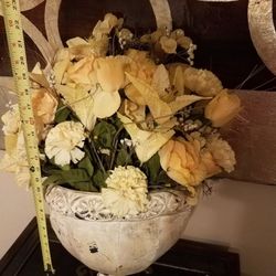 vase;wall mountable;yellow flowers-$20