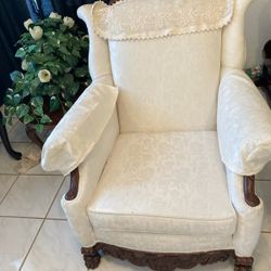 Beautiful High End Sofa & 2 Chairs Set