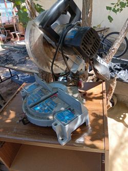 $75 DELTA 10" COMPOUND POWER SAW