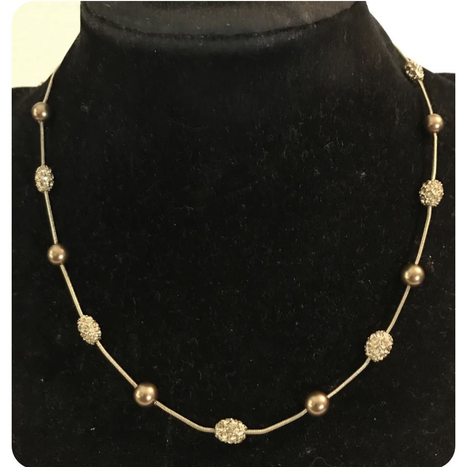 Monet Faux Pearl and Crystal Short Choker, Delicate. Vintage from the 1970s