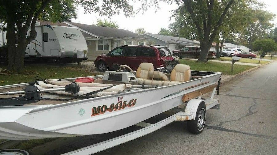 20/56 shoal runner jet boat 327. $5000.00