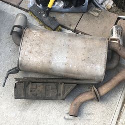 2006 infiniti g35 muffler