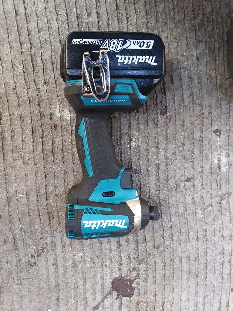 Makita Xst01 Drill Impact