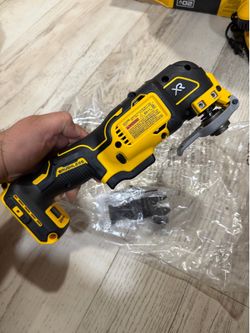 New DEWALT 20V MAX XR Cordless Brushless 3-Speed Oscillating Multi Tool (Tool Only)