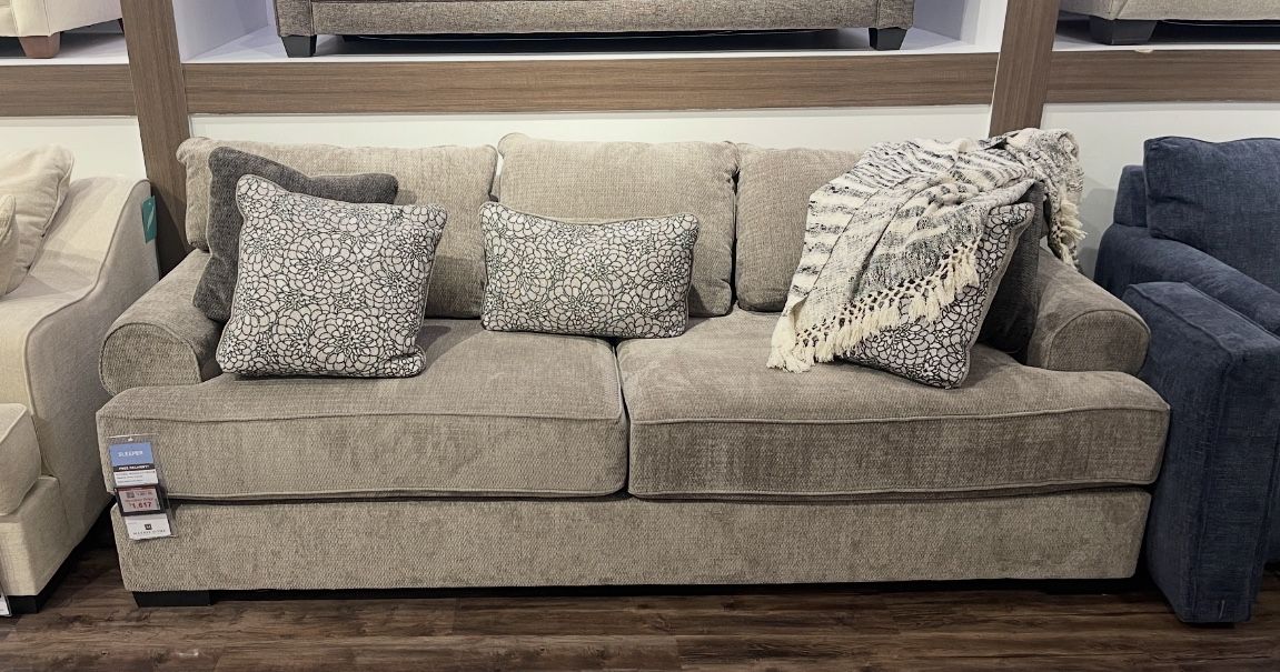 Queen Sleeper Sofa - Dixie Cloud/Grey