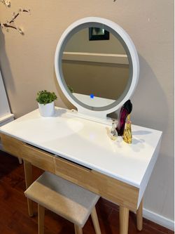 Vanity with lights and stool