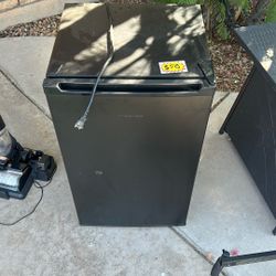 Mini Fridge 