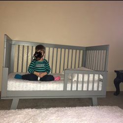 Crib/ Toddler Bed With Mattress 