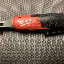 New M12 Fuel Cordless Ratchet 3/8 Milwaukee