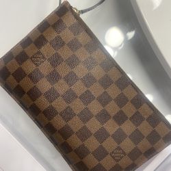 Louis Vuitton Neverfull Pochette Pouch