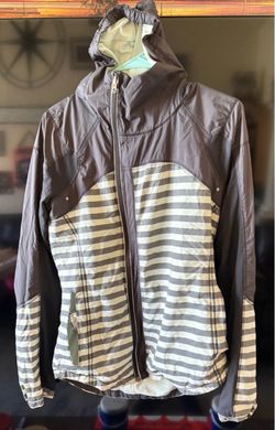 Lululemon Run: Swiftly Tech Hooded Jacket Striped