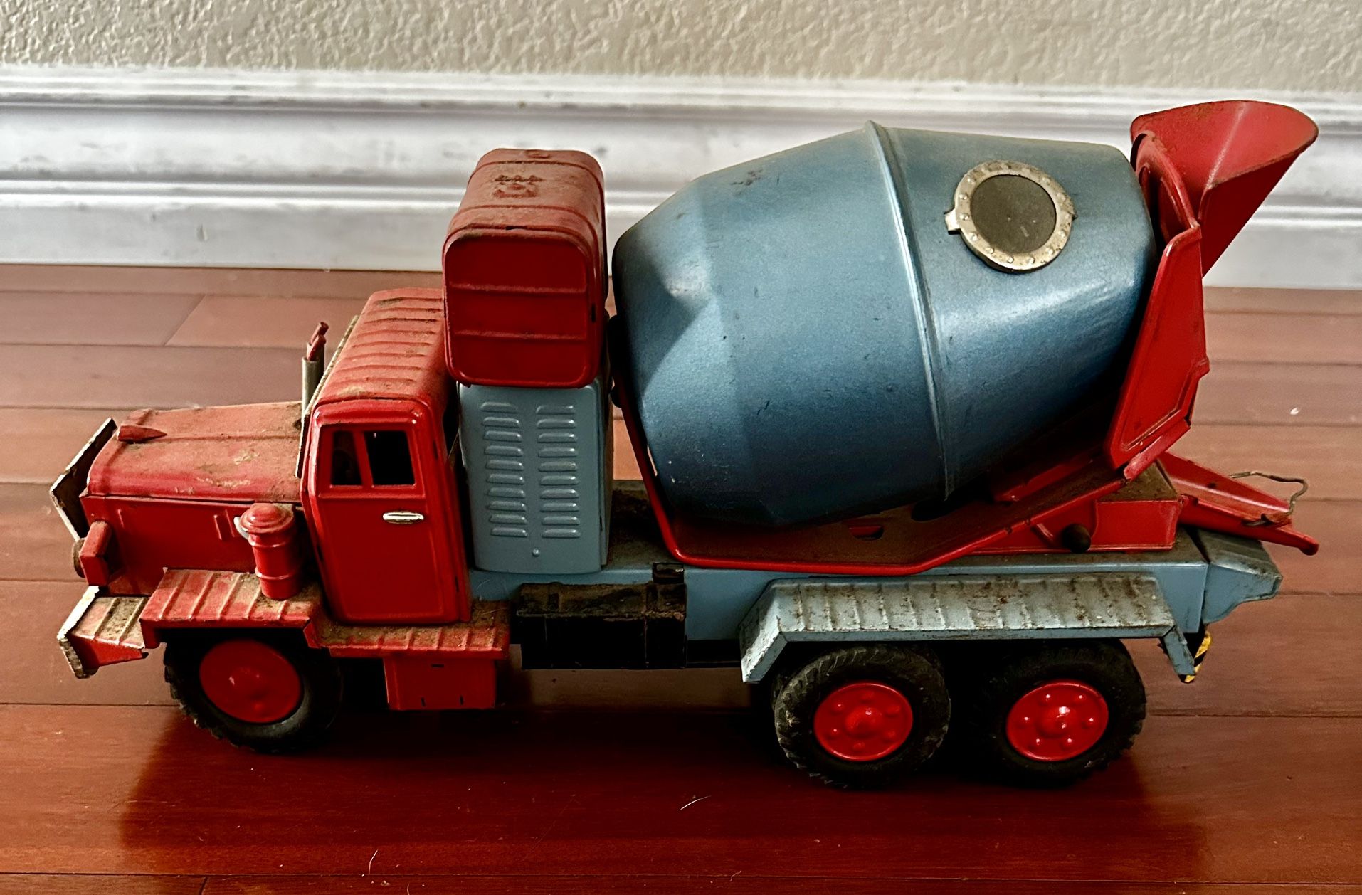 Vintage Japan Tin Friction Large Size 13" Cement Mixer Toy Truck