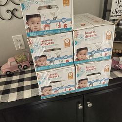 Honest Company Diapers Size 1 New In Box! 400 Diapers