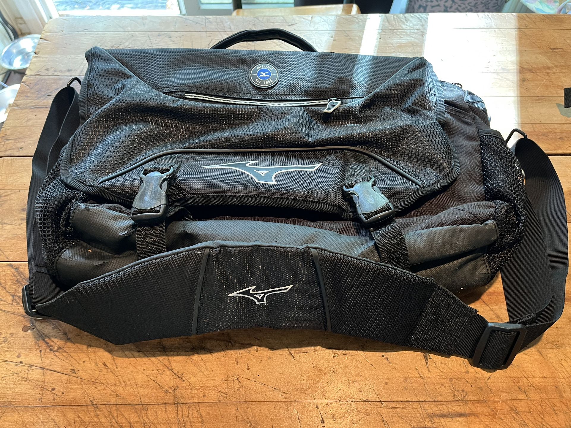 REDUCED: Premium Laptop Bag by Mizuno Golf