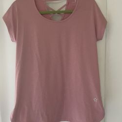 Tuff Athletics Size Medium Top 