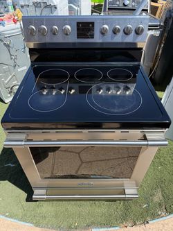 Frigidaire electric oven range/ stove / estufa electrica