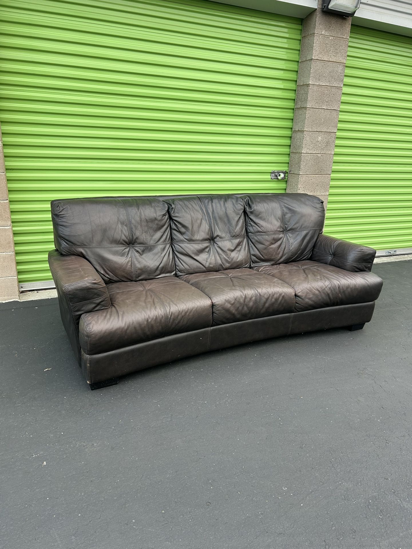 Beautiful Genuine Leather Sofa (Delivery Available)