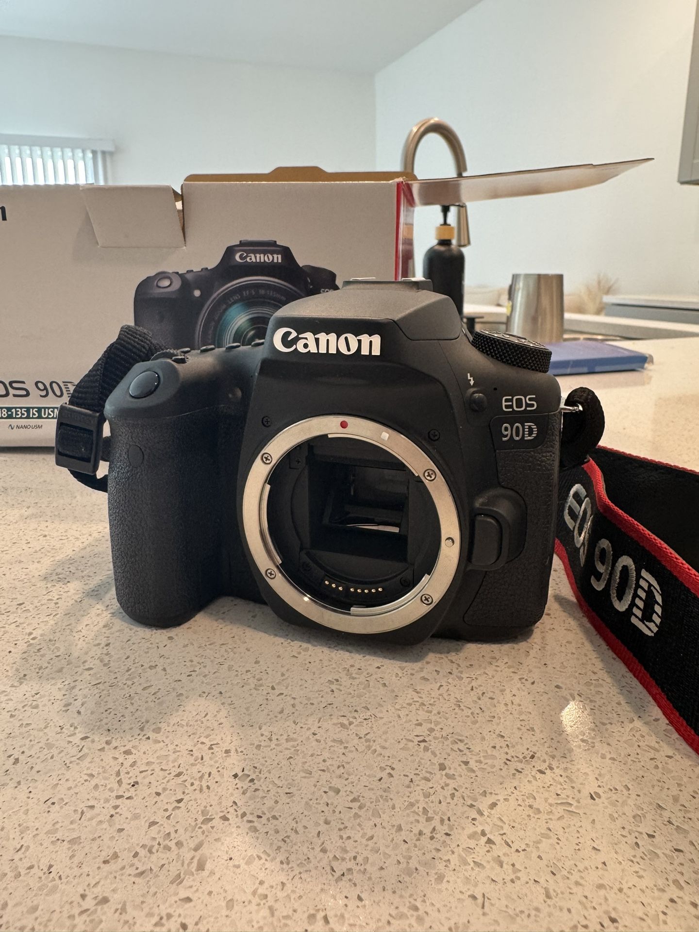 Canon Eos90D