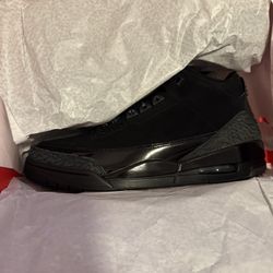Black Cat Jordan 3’s
