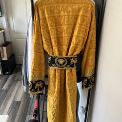  Versace Robe With Matching Slippers