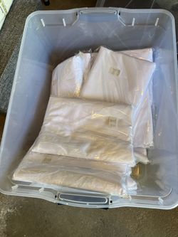White Round Tablecloths 