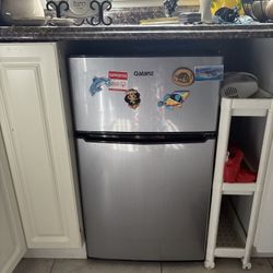 Small Refrigerator 