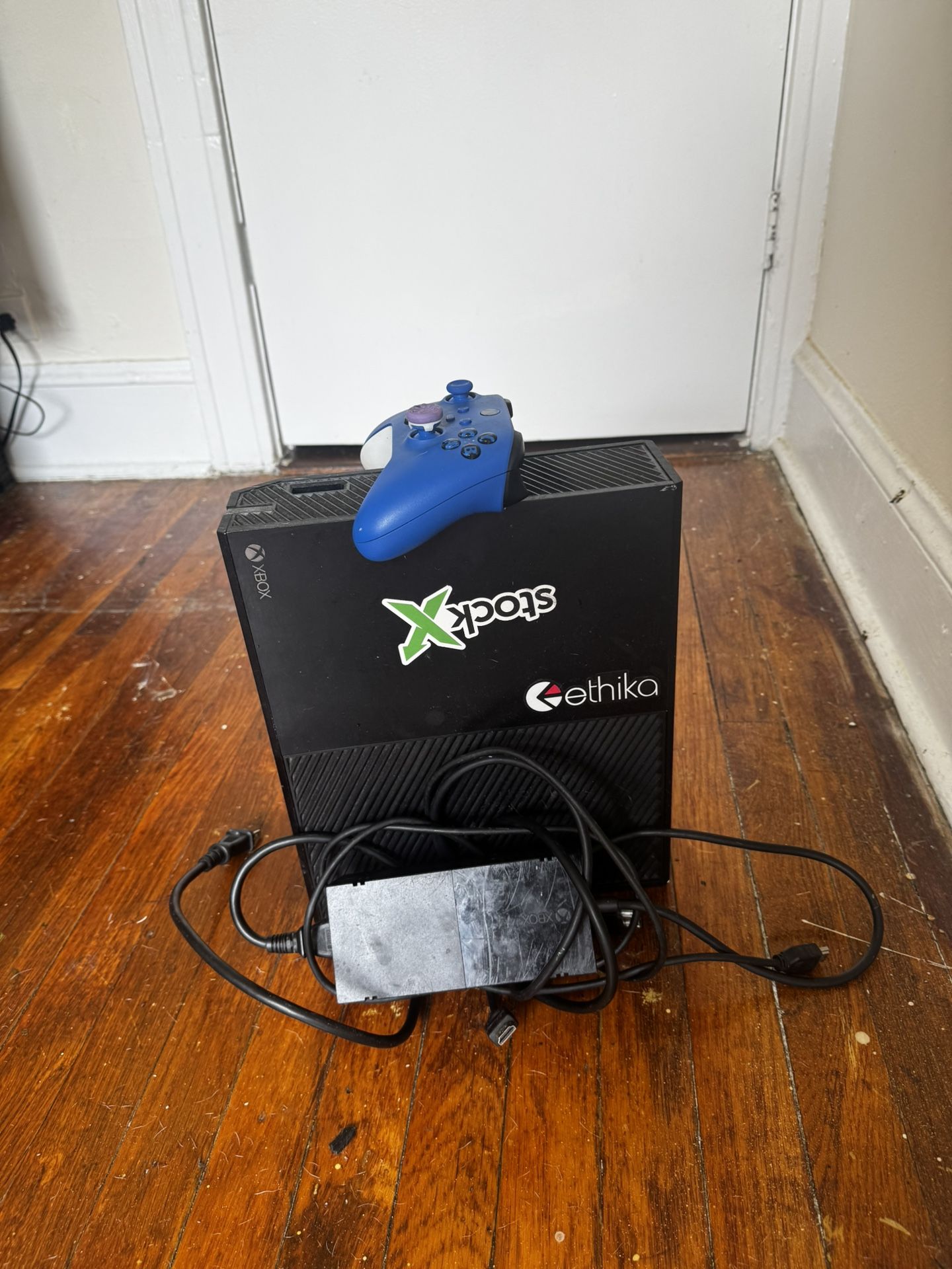 XBOX FOR SALE GOOD CONDITION