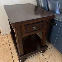 Ashley Furniture "Porter" Chairside End Tables - Set of 2