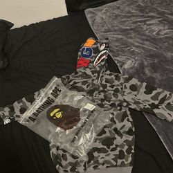 Bape hoodie sz L (read description)